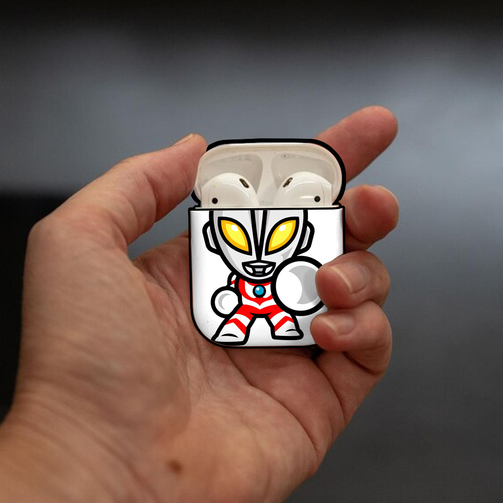 ウルトラマン Ultraman AirPods 第2世代保護ケース ハードシェル ブラック 耐衝撃・防指紋・カラビナ付き
