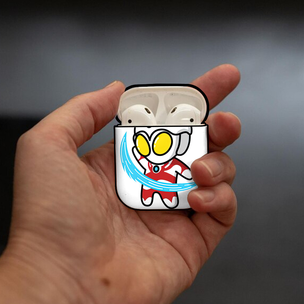ウルトラマン Ultraman AirPods 第2世代保護ケース ハードシェル ブラック 耐衝撃・防指紋・カラビナ付き