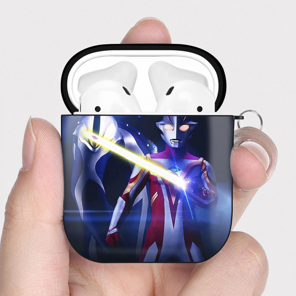 （画像用） ウルトラマン Ultraman AirPods 第2世代保護ケース ハードシェル ブラック 耐衝撃・防指紋・カラビナ付き