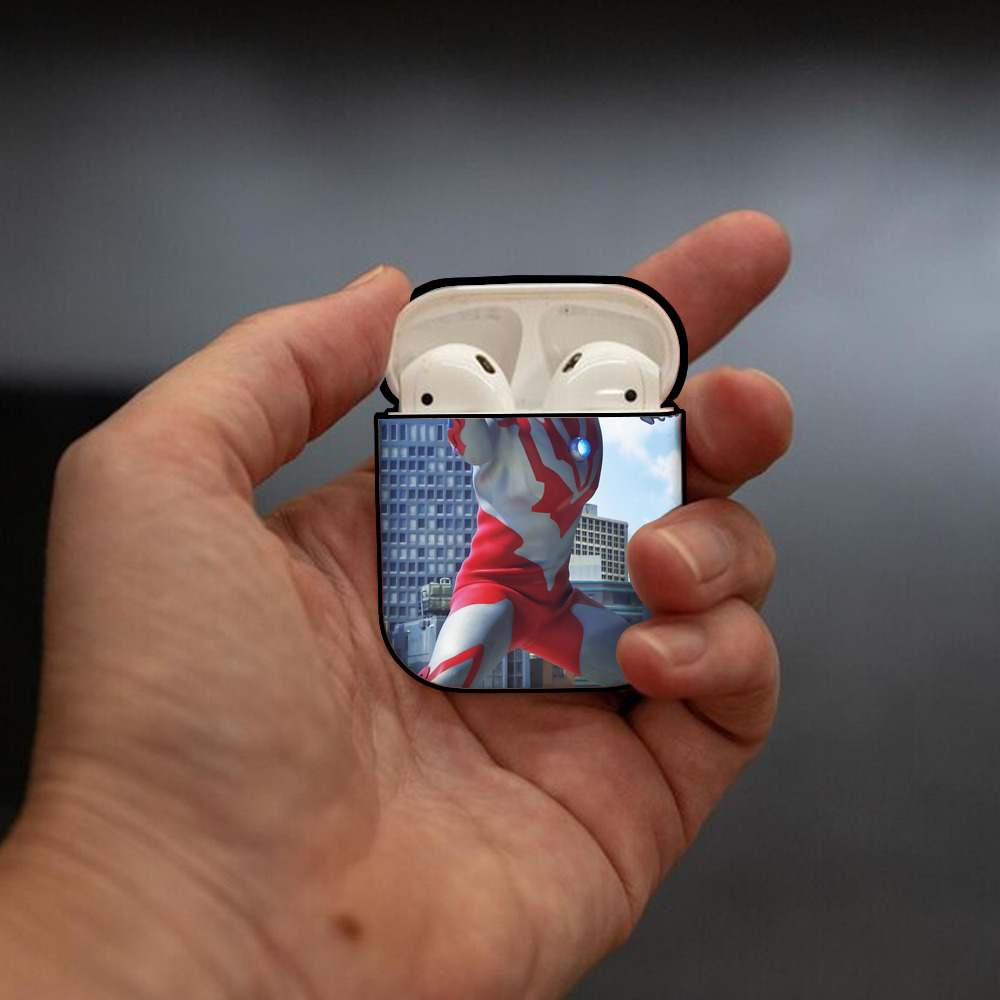 ウルトラマン Ultraman AirPods 第2世代保護ケース ハードシェル ブラック 耐衝撃・防指紋・カラビナ付き